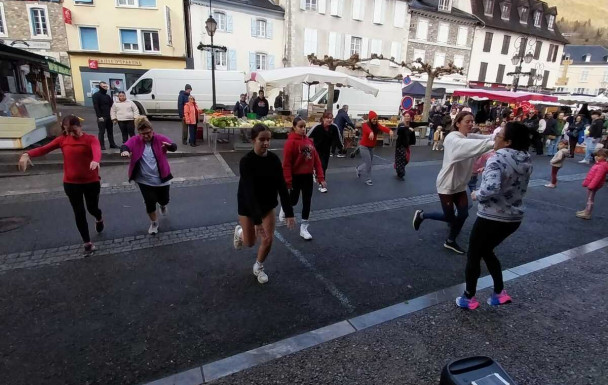 LA ZUMBA A ANIME LE TELETHON -